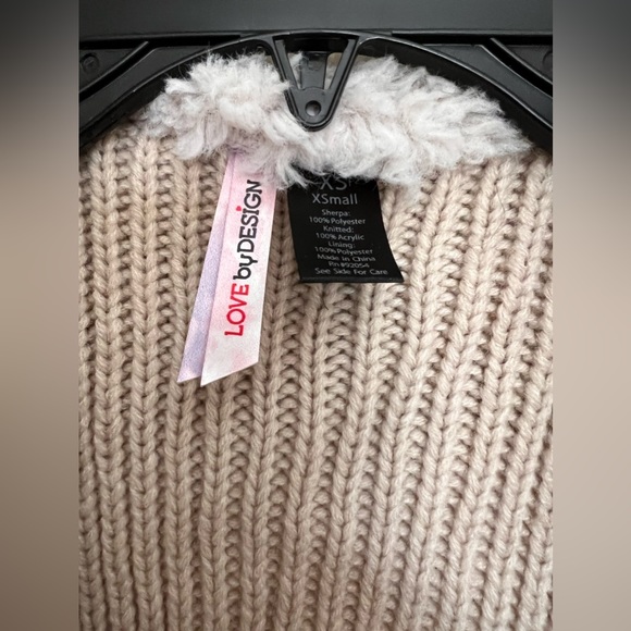 Furry Vest - Picture 3 of 4